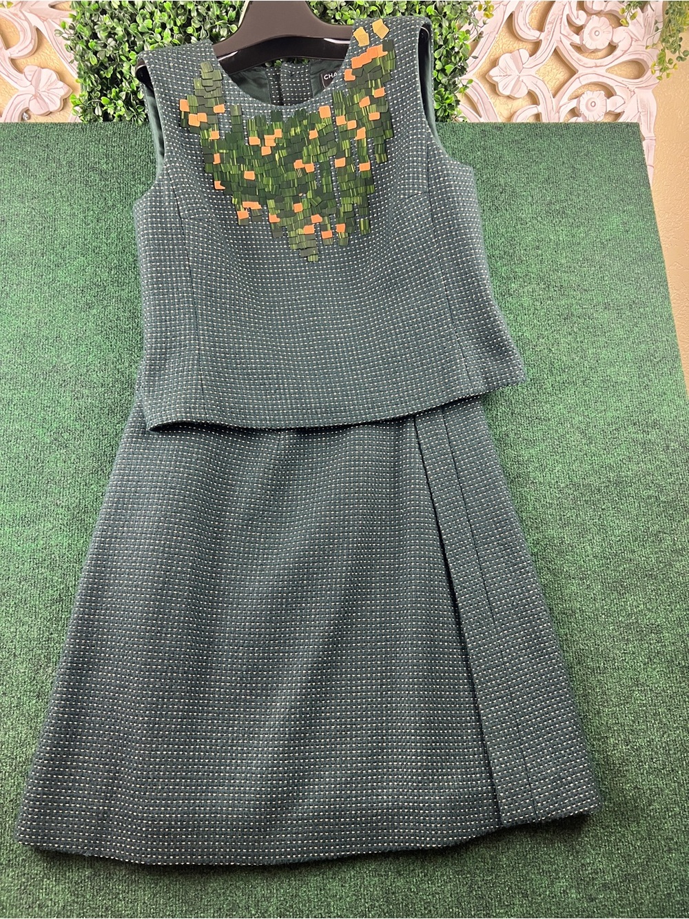 Classic Green Two-Piece Sleeveless Dress with Embellished Neckline